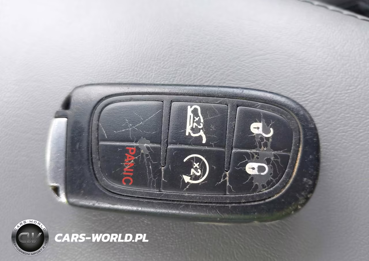 2014 Jeep Cherokee Latitude VIN:1C4PJLCB0EW322104 - 11