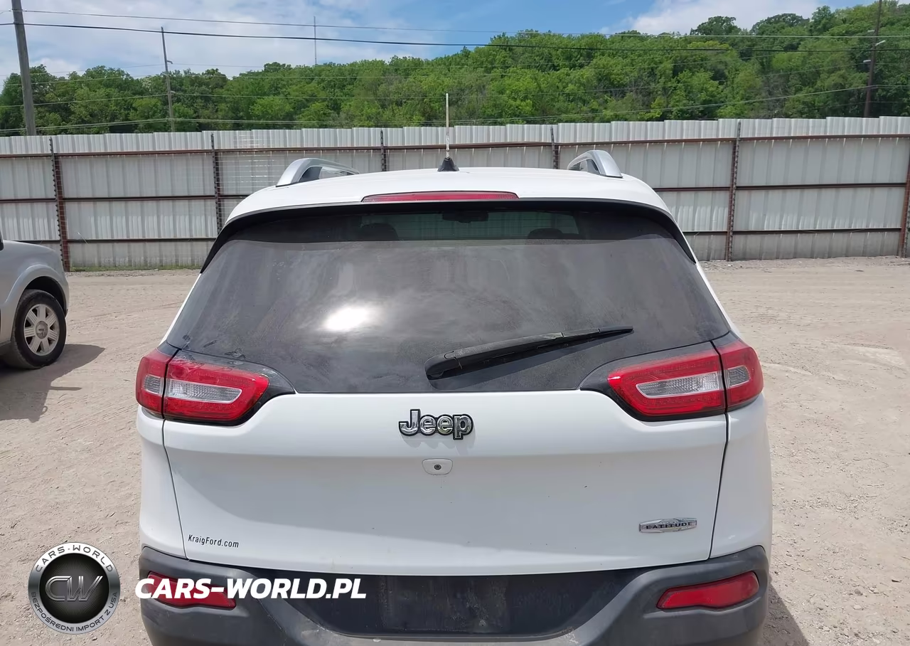 2014 Jeep Cherokee Latitude VIN:1C4PJLCB0EW322104 - 17
