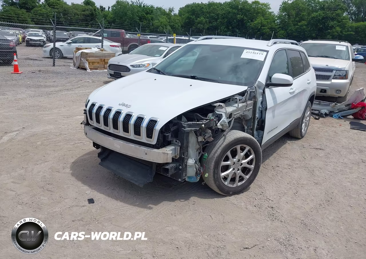 2014 Jeep Cherokee Latitude VIN:1C4PJLCB0EW322104 - 2