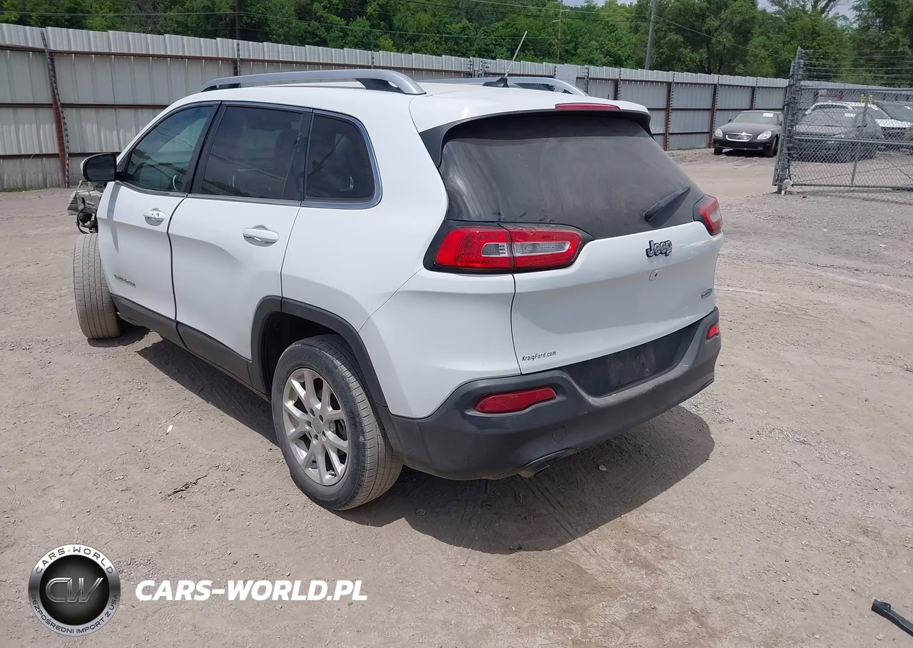 2014 Jeep Cherokee Latitude VIN:1C4PJLCB0EW322104 - 3