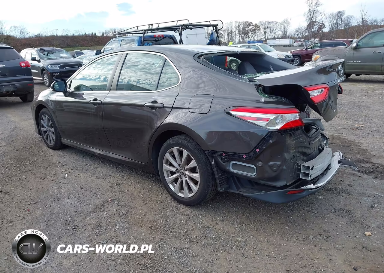 2018 Toyota Camry Le VIN:JTNB11HK5J3002467 - 3