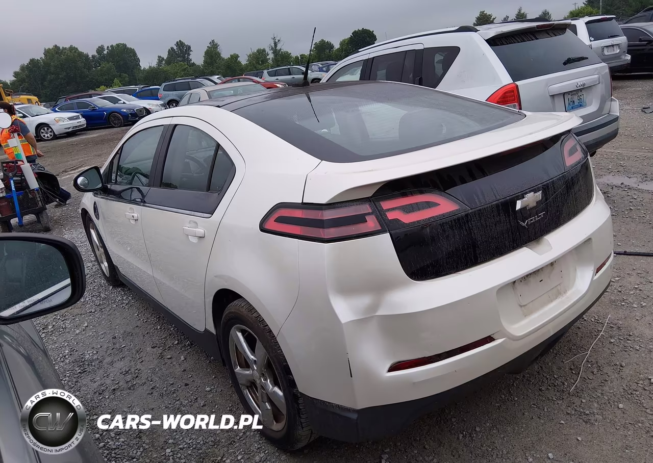2011 Chevrolet Volt VIN:1G1RD6E45BU102649 - 3