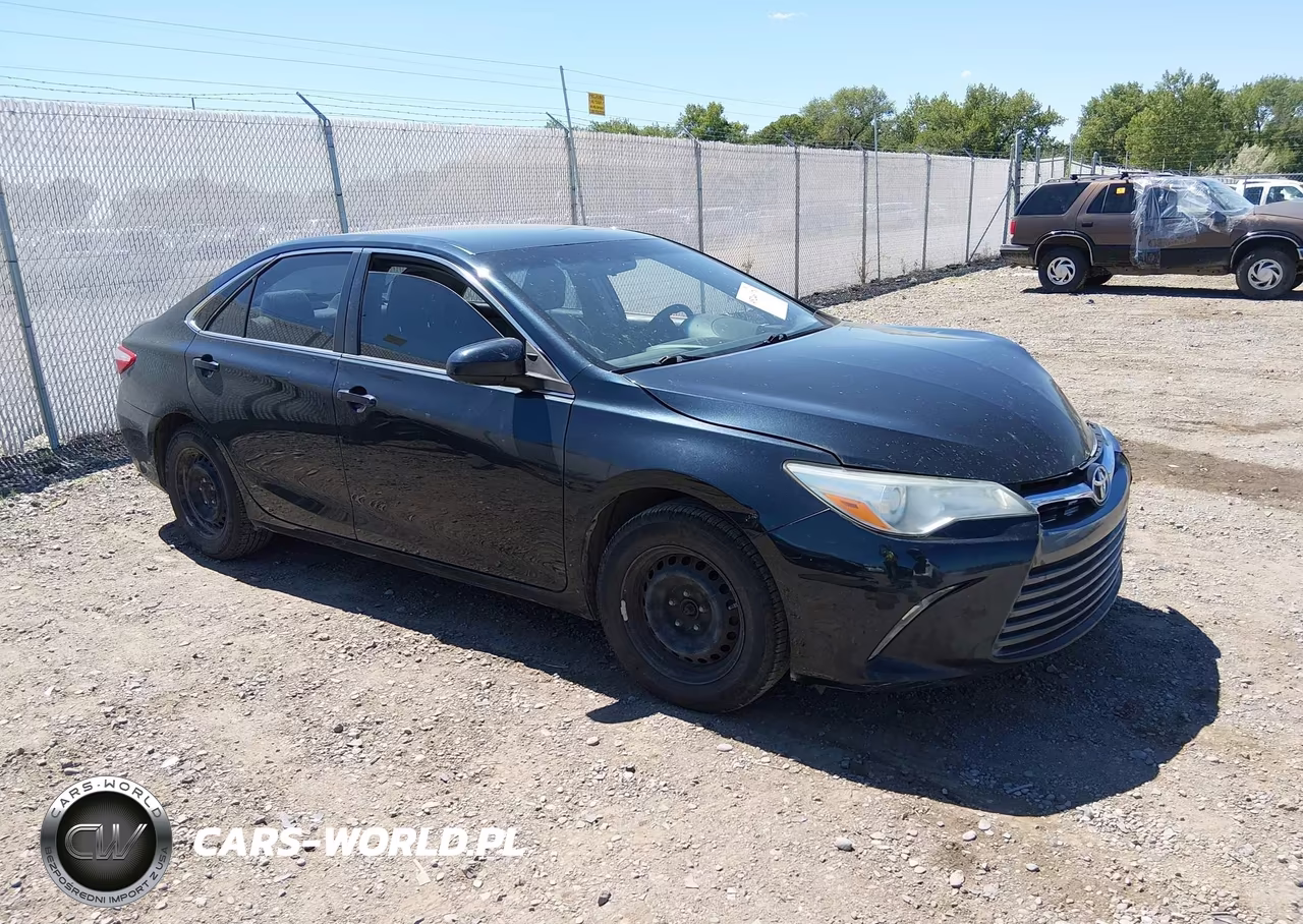 2016 Toyota Camry Le – zdjęcie 1 z 16