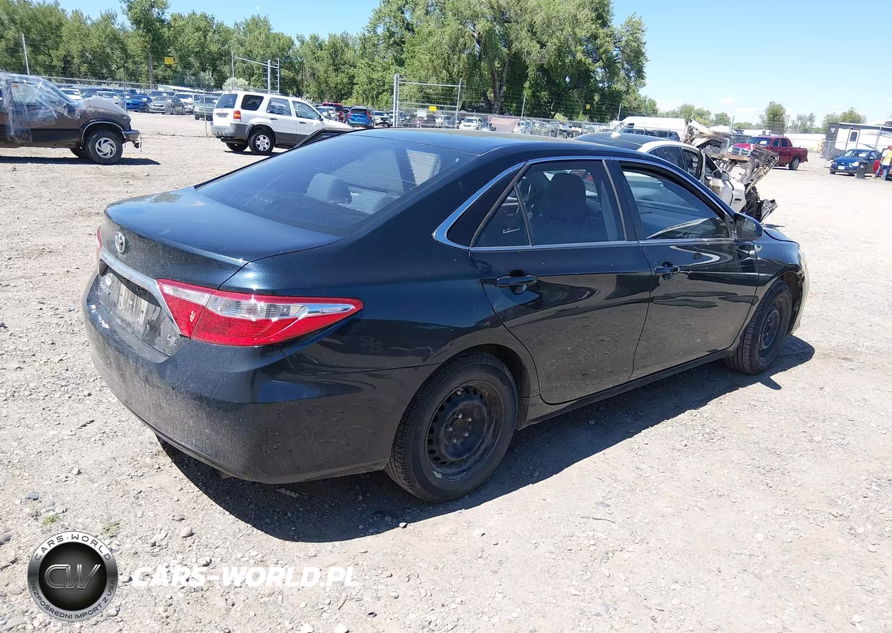 2016 Toyota Camry Le VIN:4T1BF1FK1GU500656 - 4