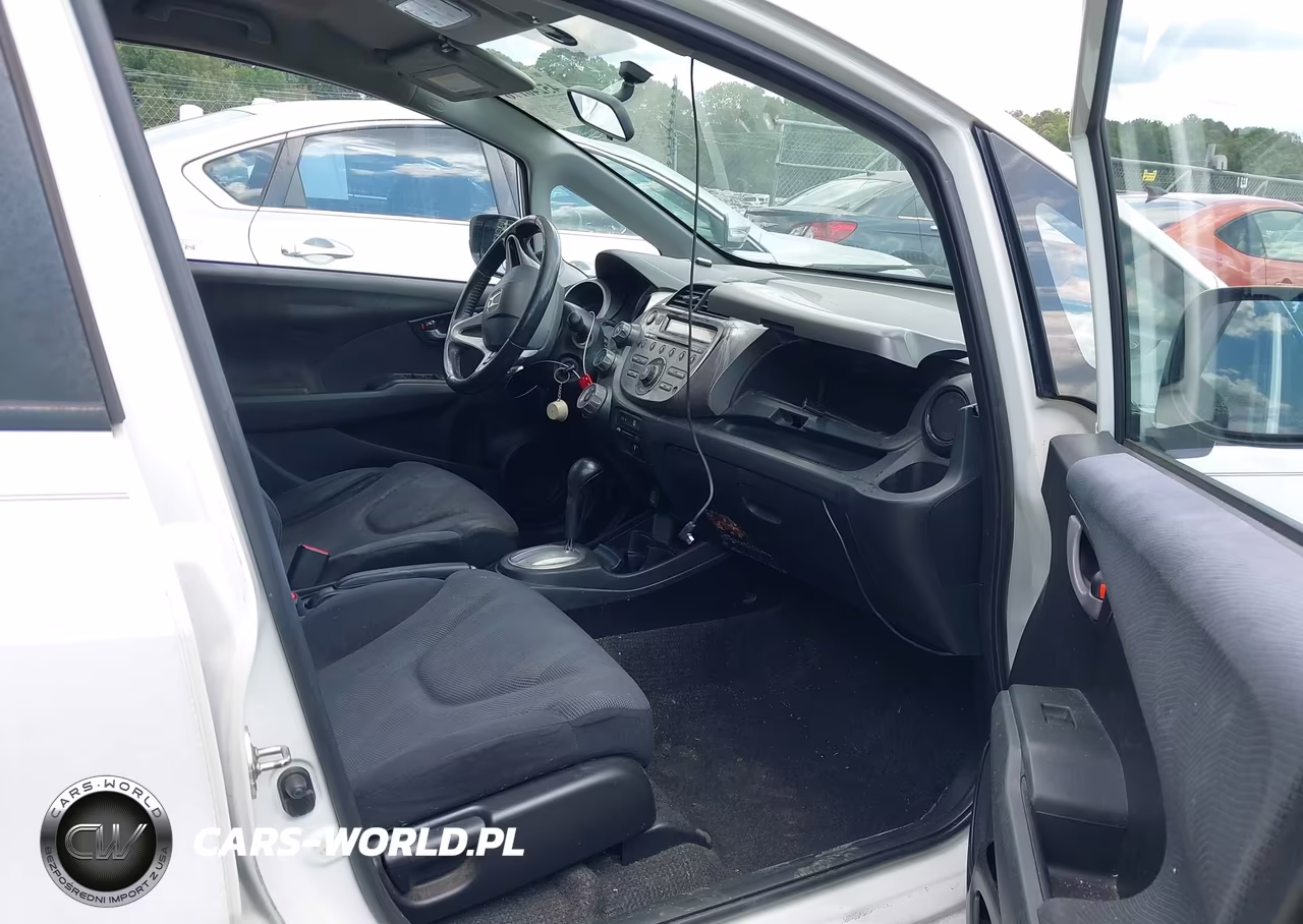 2009 Honda Fit Sport VIN:JHMGE88419S028962 - 5