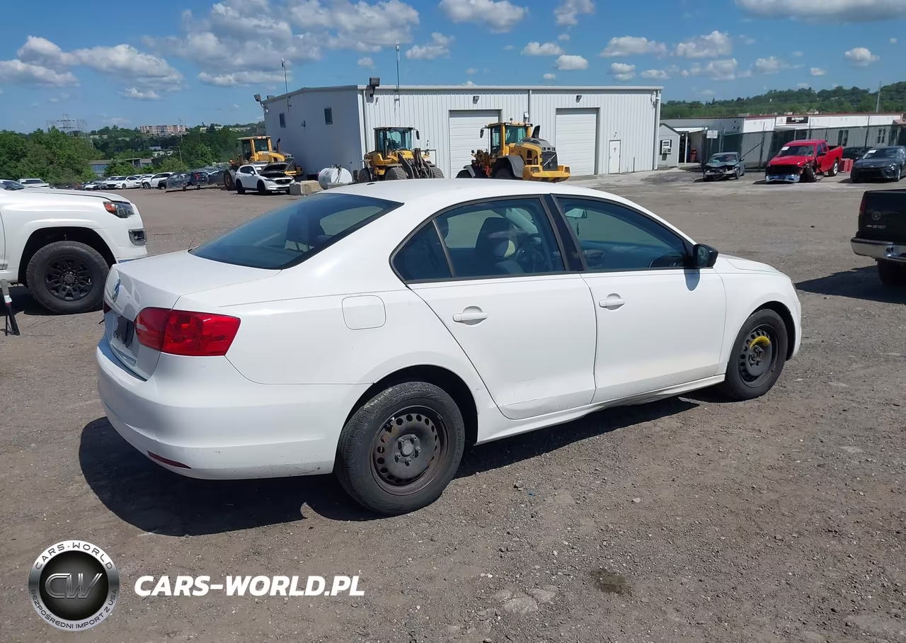2011 Volkswagen Jetta 2.0L Base-2.0L S VIN:3VW2K7AJ1BM390669 - 4