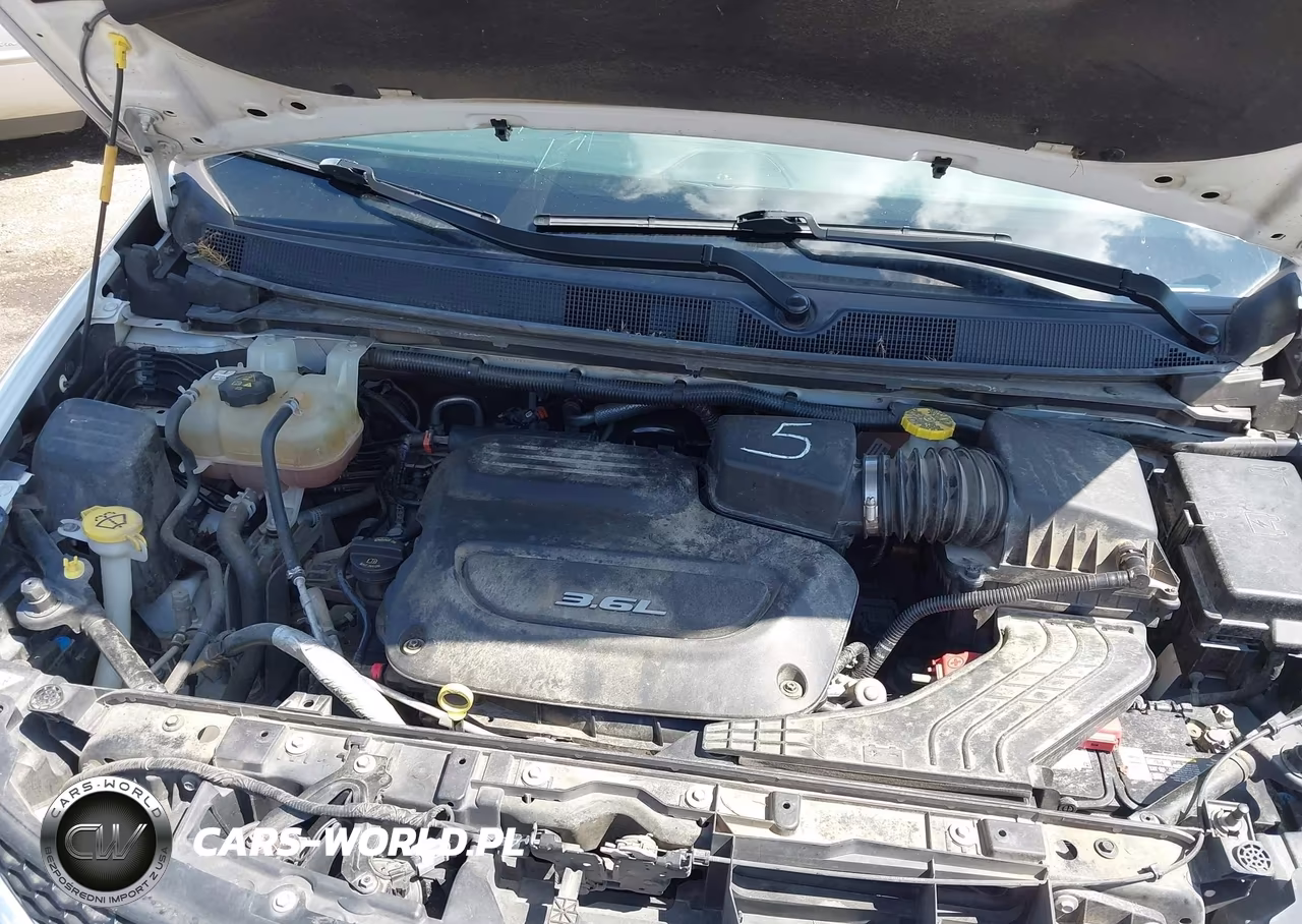 2018 Chrysler Pacifica Limited VIN:2C4RC1GG5JR251532 - 10