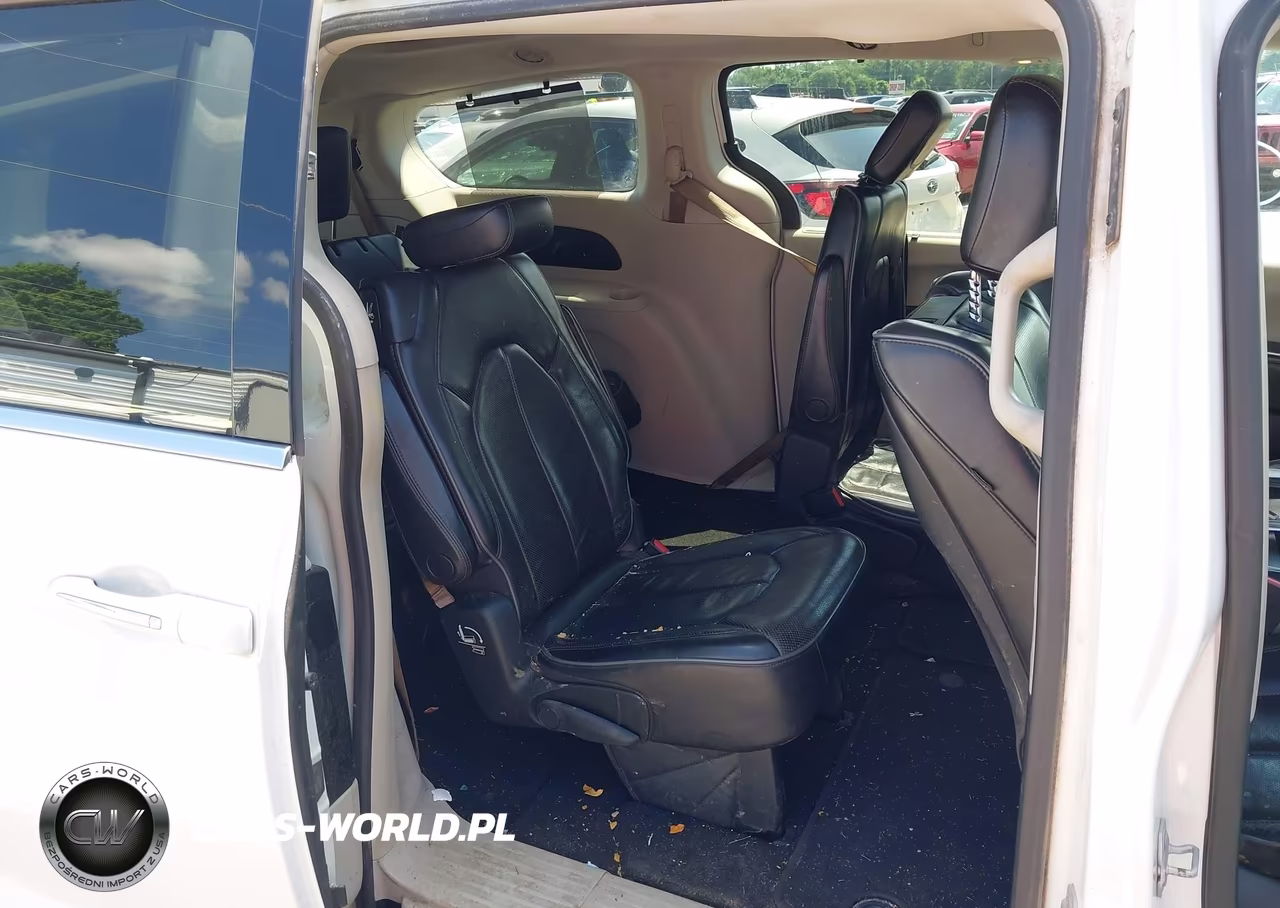 2018 Chrysler Pacifica Limited VIN:2C4RC1GG5JR251532 - 8
