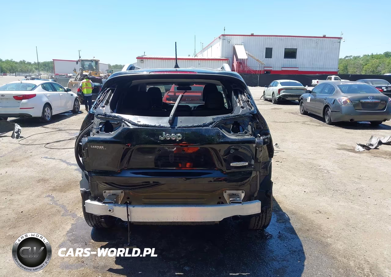 2019 Jeep Cherokee Latitude Plus Fwd VIN:1C4PJLLX8KD129654 - 17