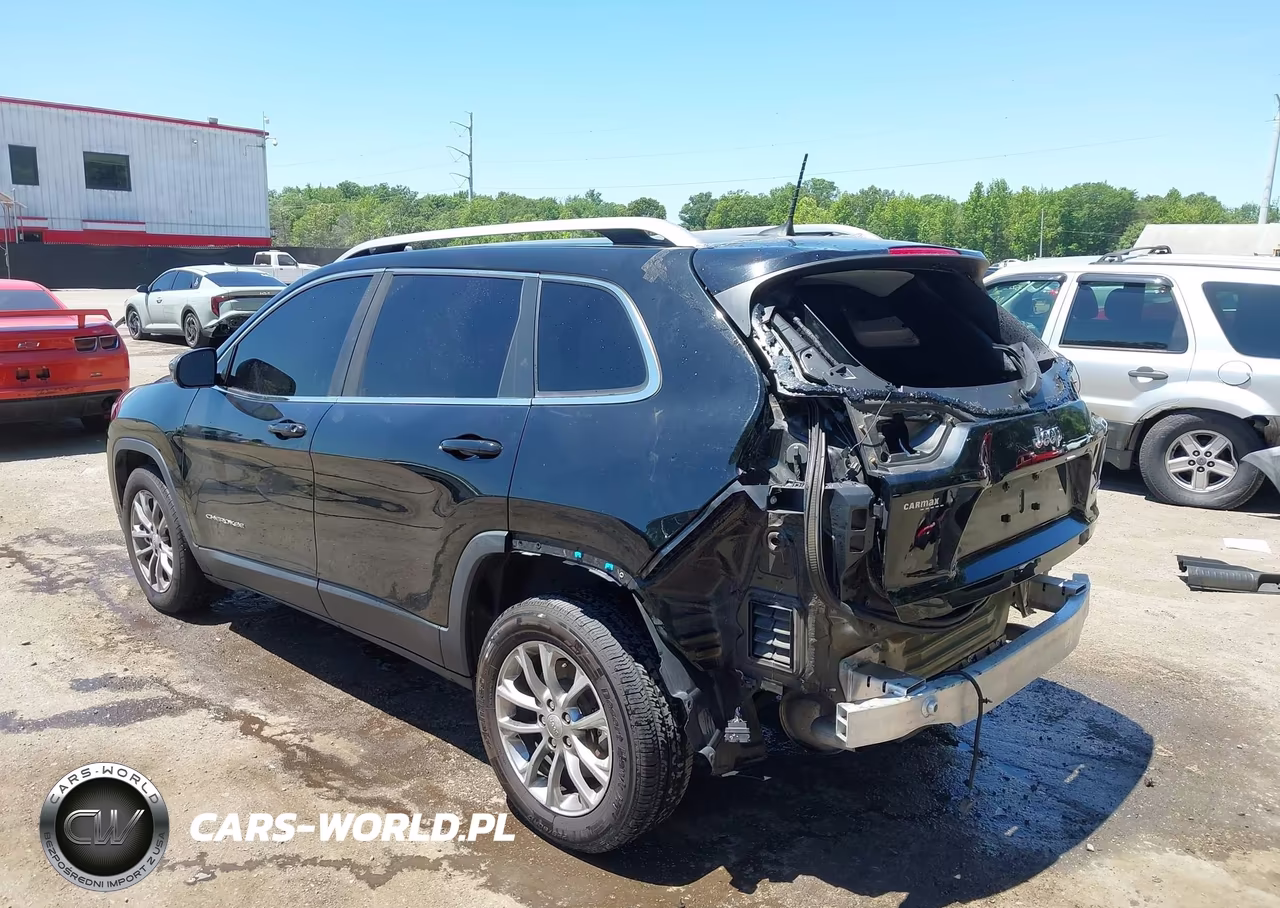 2019 Jeep Cherokee Latitude Plus Fwd VIN:1C4PJLLX8KD129654 - 3