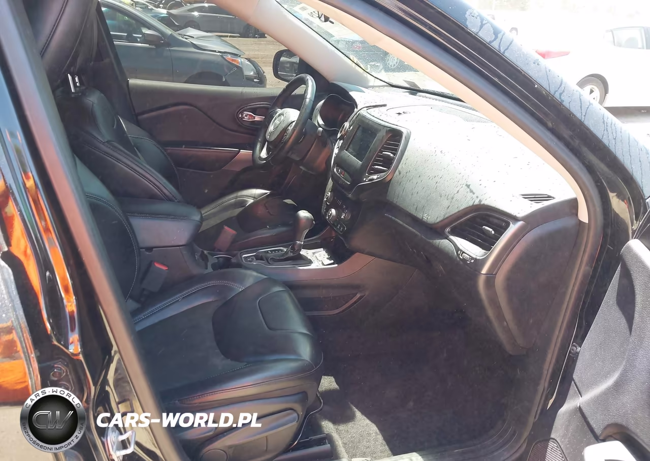 2019 Jeep Cherokee Latitude Plus Fwd VIN:1C4PJLLX8KD129654 - 5