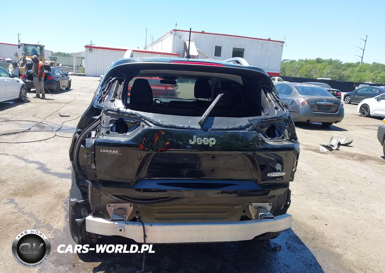 2019 Jeep Cherokee Latitude Plus Fwd VIN:1C4PJLLX8KD129654 - 6