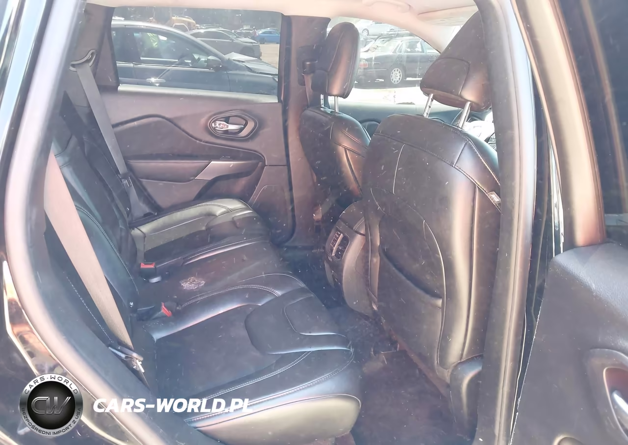 2019 Jeep Cherokee Latitude Plus Fwd VIN:1C4PJLLX8KD129654 - 8