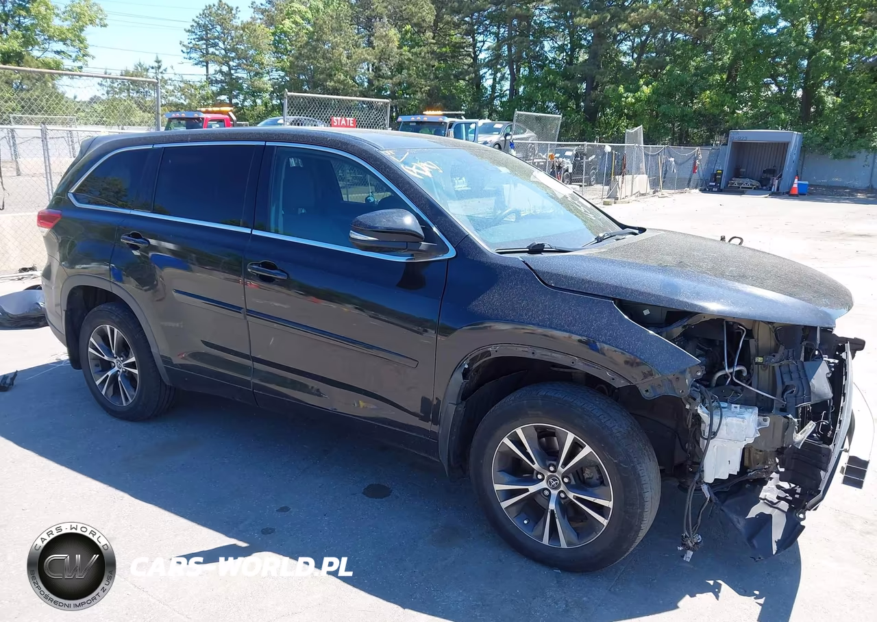 2018 Toyota Highlander Le – zdjęcie 1 z 17