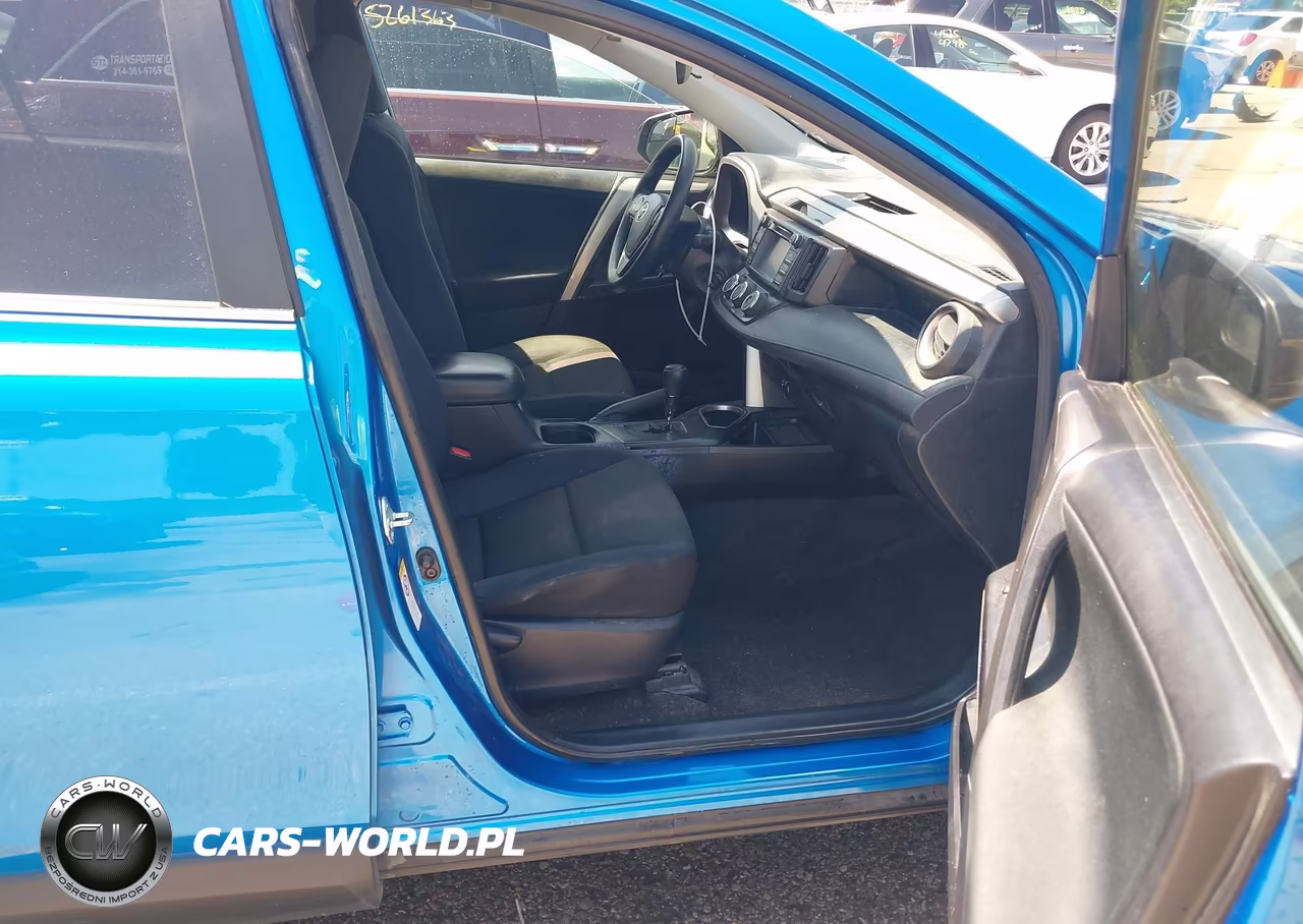 2018 Toyota Rav4 Le VIN:JTMBFREV7JJ187393 - 5