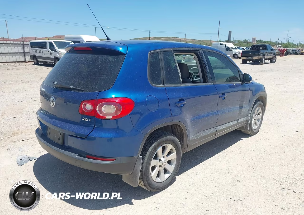 2010 Volkswagen Tiguan S VIN:WVGCV7AX0AW003767 - 4