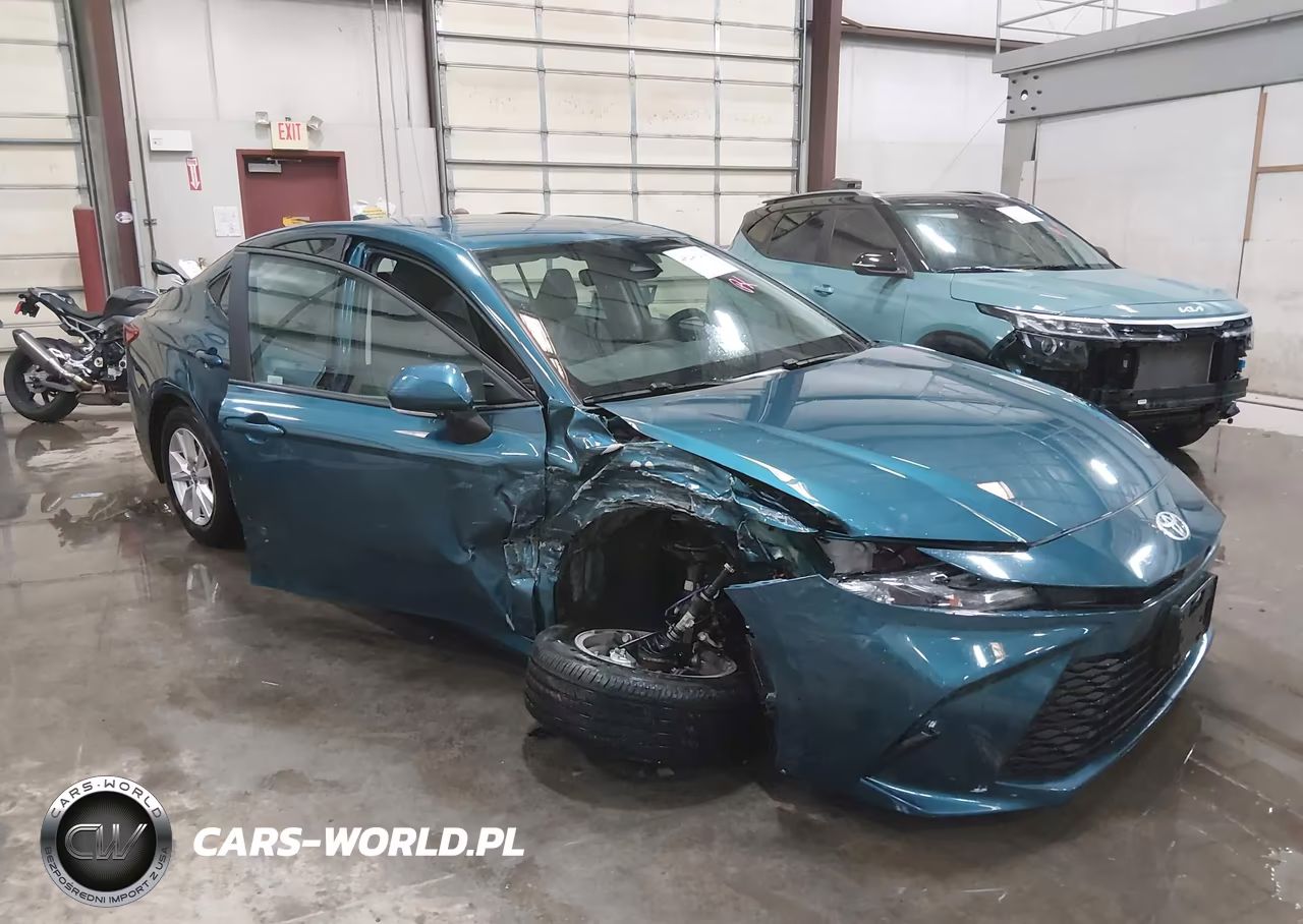 2025 Toyota Camry Le – zdjęcie 1 z 19