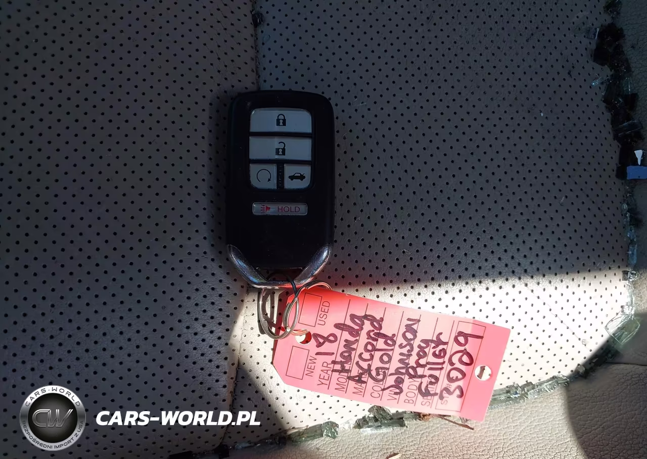 2018 Honda Accord Touring VIN:1HGCV1F95JA077972 - 11