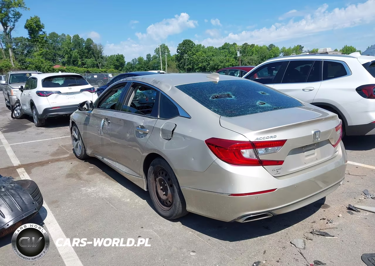 2018 Honda Accord Touring VIN:1HGCV1F95JA077972 - 3