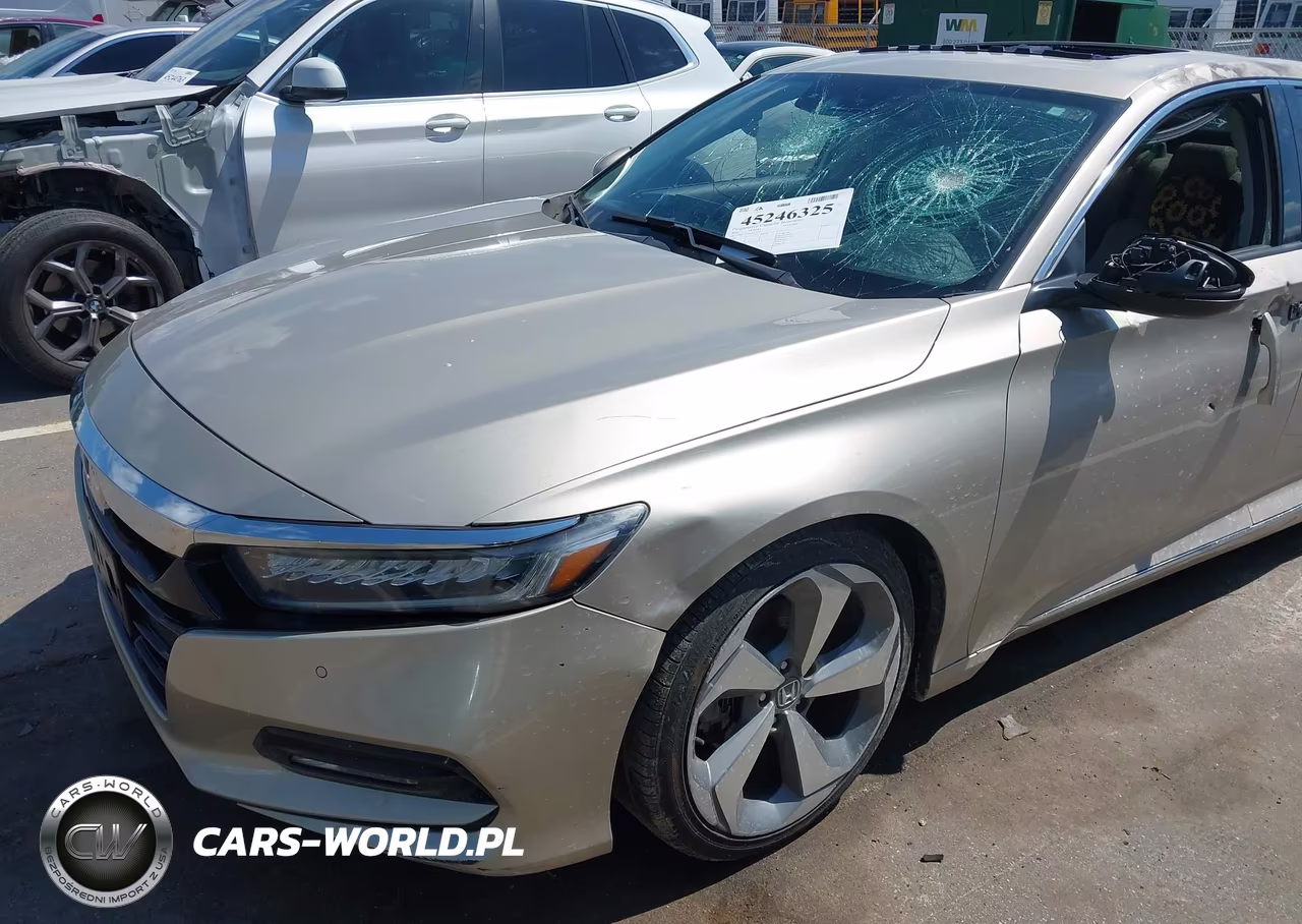 2018 Honda Accord Touring VIN:1HGCV1F95JA077972 - 6