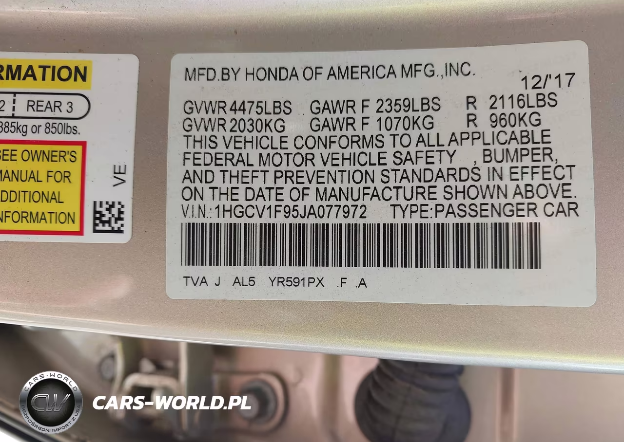 2018 Honda Accord Touring VIN:1HGCV1F95JA077972 - 9