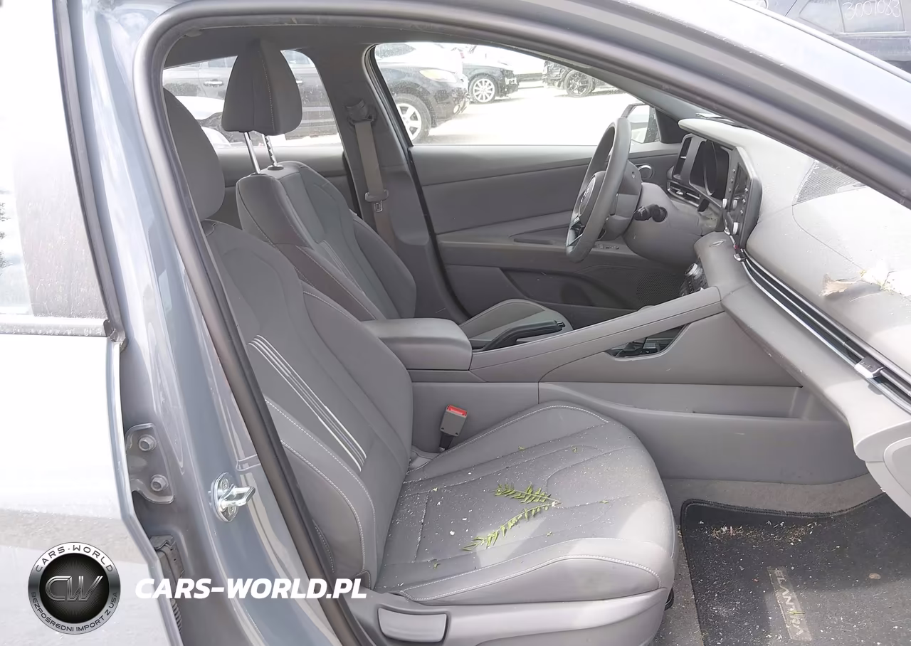 2022 Hyundai Elantra Sel VIN:KMHLM4AGXNU243797 - 5