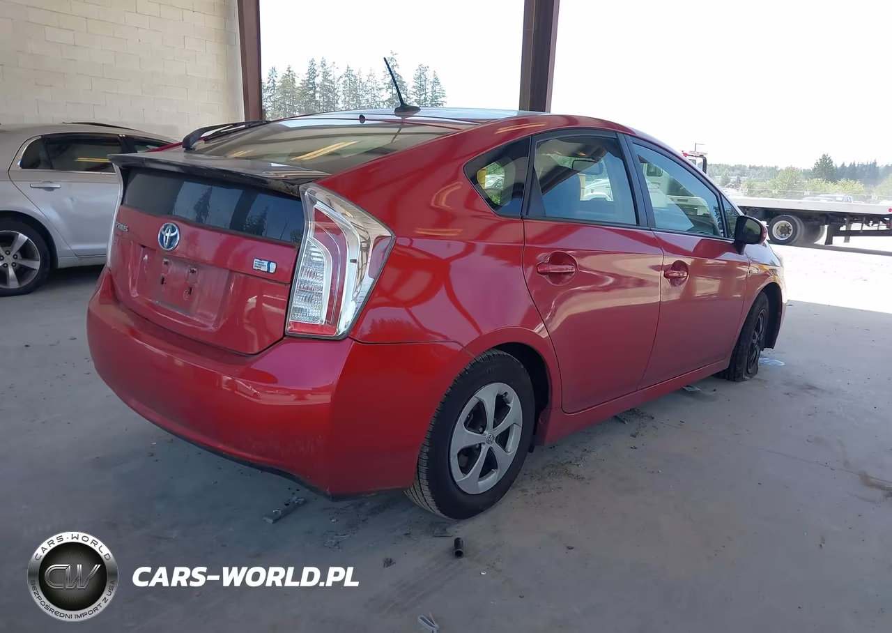 2014 Toyota Prius Four VIN:JTDKN3DU6E1775431 - 4