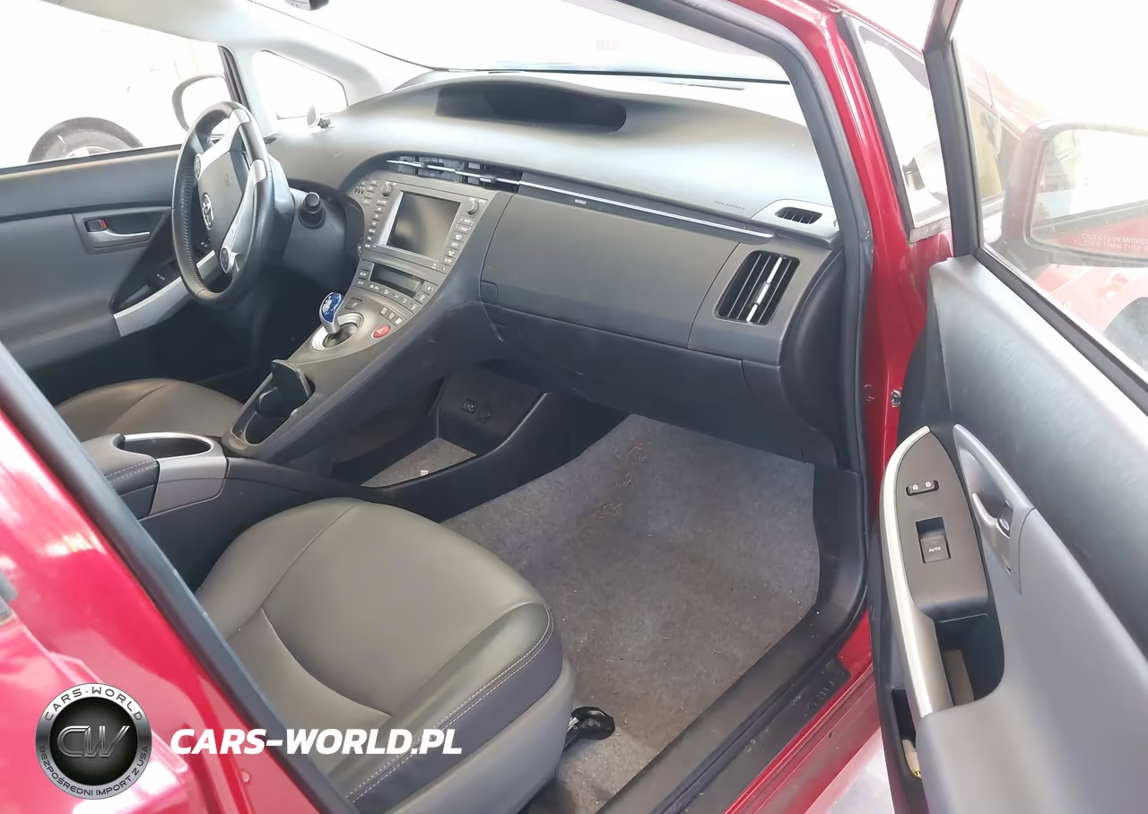 2014 Toyota Prius Four VIN:JTDKN3DU6E1775431 - 5