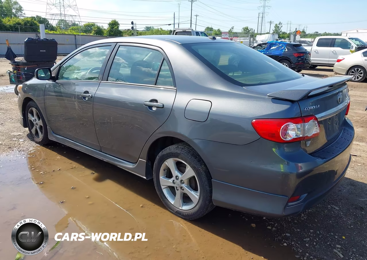 2011 Toyota Corolla S VIN:2T1BU4EE2BC573872 - 3