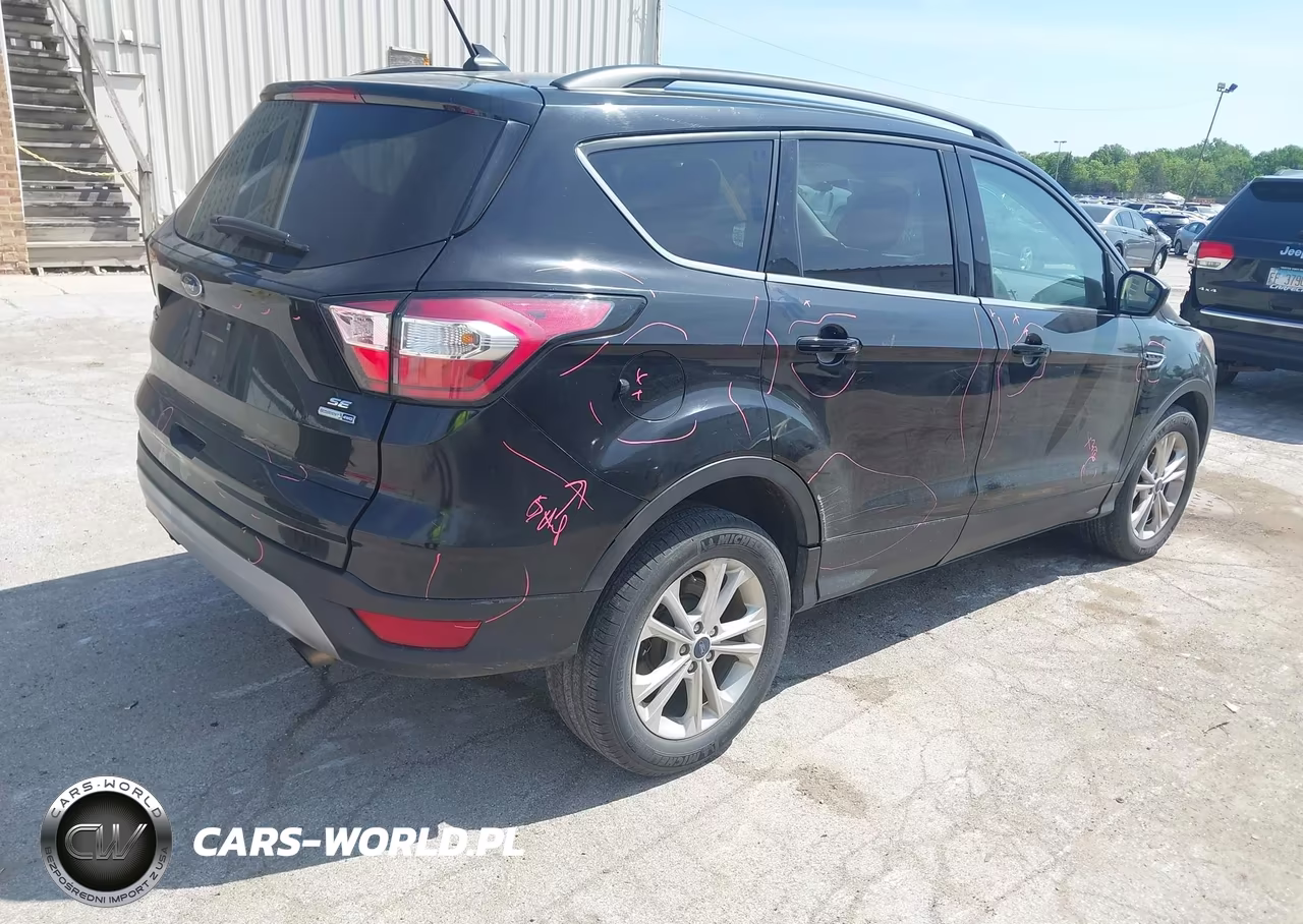 2018 Ford Escape Se VIN:1FMCU9GD1JUA83586 - 4