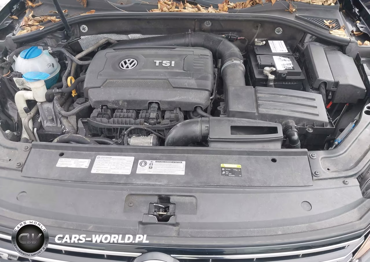 2017 Volkswagen Passat 1.8T R-Line VIN:1VWDT7A37HC051898 - 10