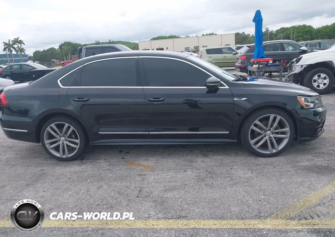 2017 Volkswagen Passat 1.8T R-Line VIN:1VWDT7A37HC051898 - 13