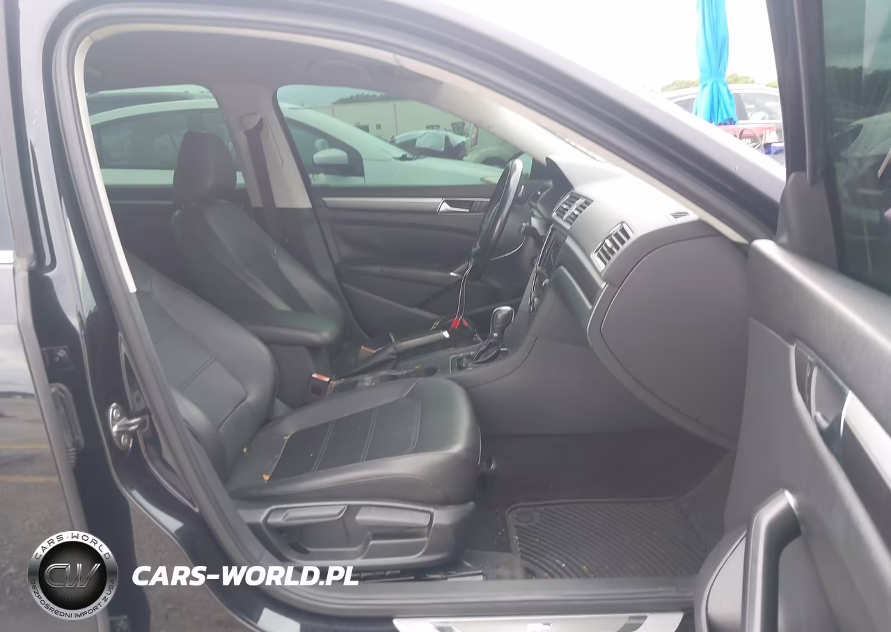 2017 Volkswagen Passat 1.8T R-Line VIN:1VWDT7A37HC051898 - 5