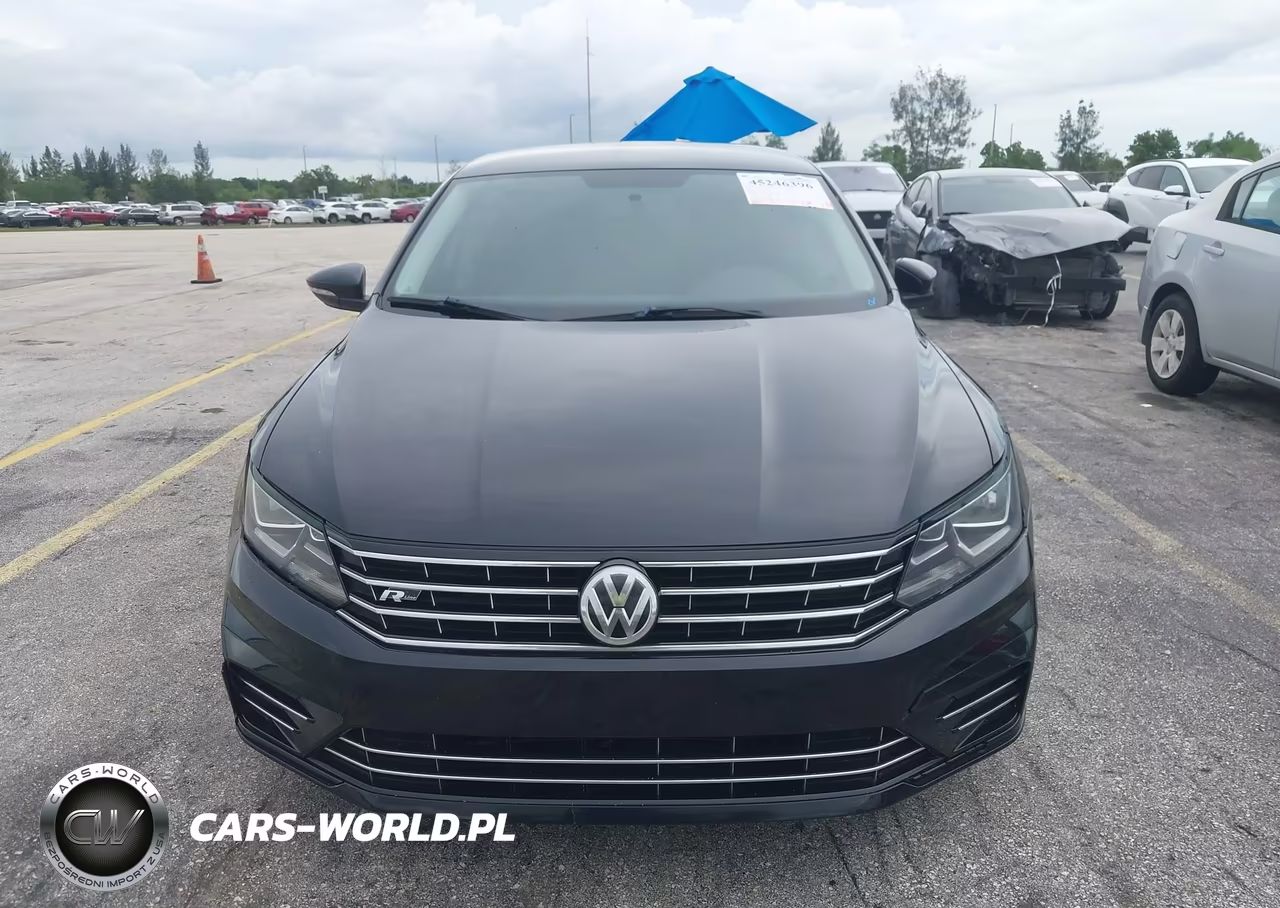 2017 Volkswagen Passat 1.8T R-Line VIN:1VWDT7A37HC051898 - 6