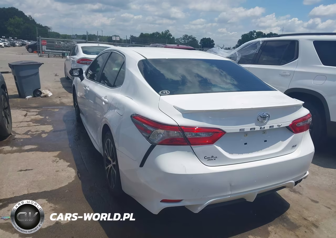 2018 Toyota Camry Se VIN:4T1B11HK7JU504102 - 3
