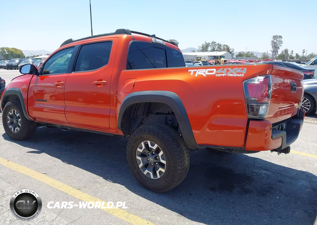 2018 Toyota Tacoma Trd Off Road VIN:5TFCZ5AN3JX149084 - 3