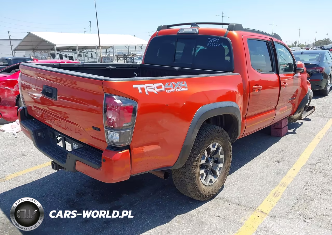 2018 Toyota Tacoma Trd Off Road VIN:5TFCZ5AN3JX149084 - 4