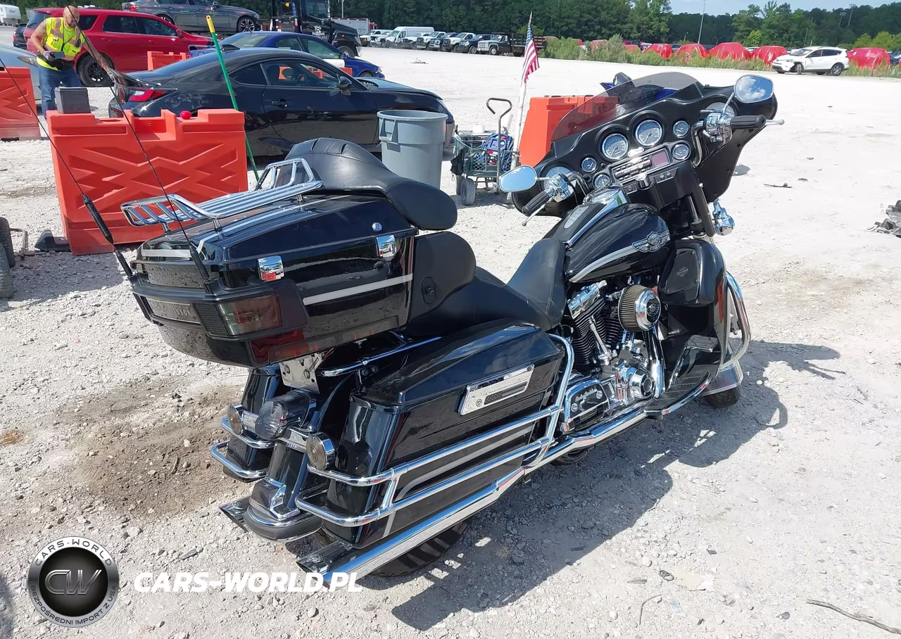 2003 Harley-Davidson Flhtcui VIN:1HD1FCW133Y607082 - 4