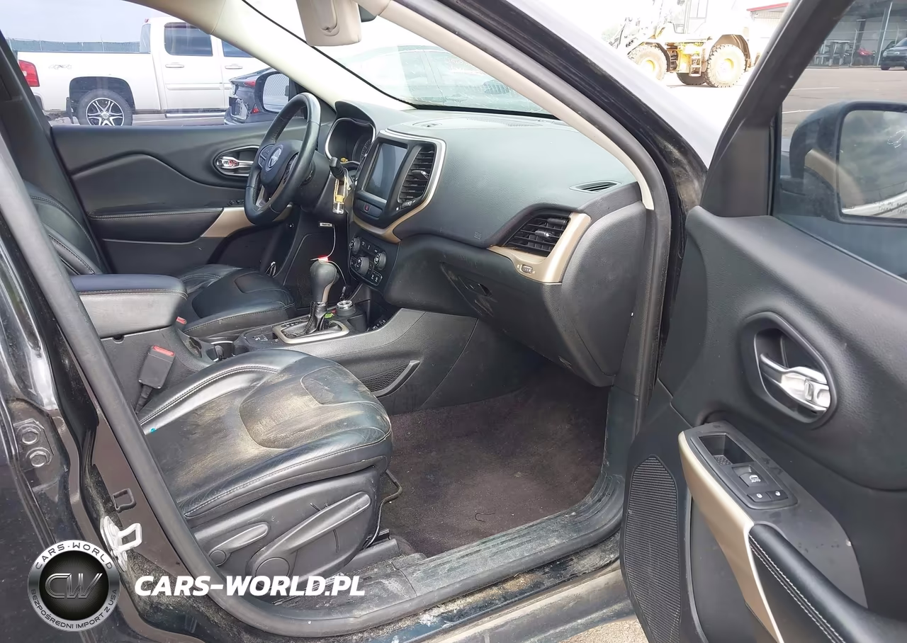 2017 Jeep Cherokee Limited 4X4 VIN:1C4PJMDB2HW636877 - 5