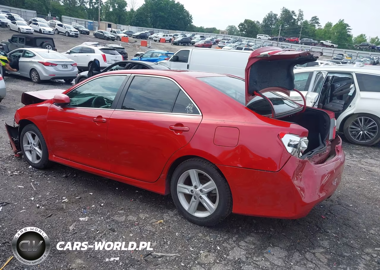 2014 Toyota Camry Se VIN:4T1BF1FK4EU841062 - 3