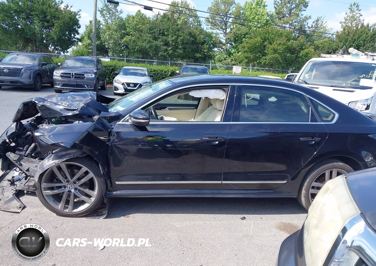 2017 Volkswagen Passat 1.8T R-Line VIN:1VWDT7A39HC069819 - 15