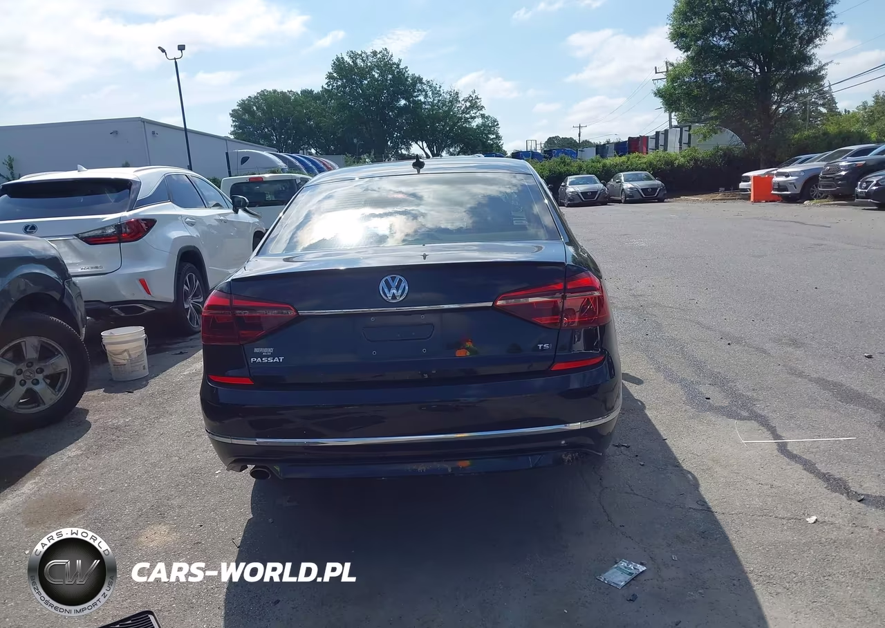 2017 Volkswagen Passat 1.8T R-Line VIN:1VWDT7A39HC069819 - 17
