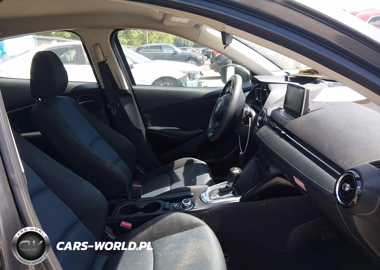 2017 Toyota Yaris Ia VIN:3MYDLBYV6HY151433 - 5