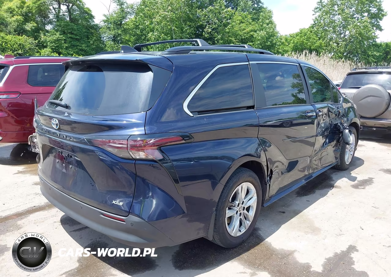 2025 Toyota Sienna Xle VIN:5TDJSKFC3SS155153 - 4