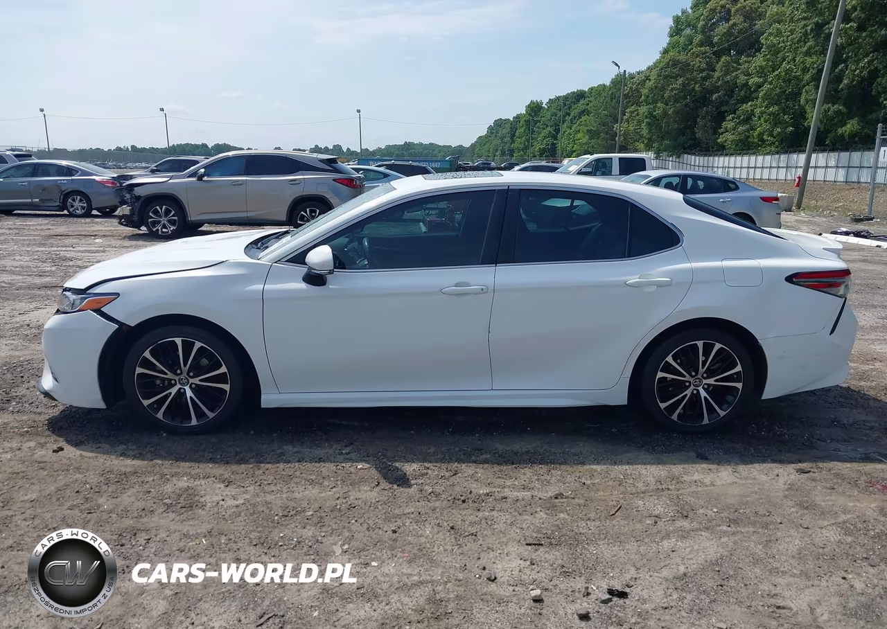 2018 Toyota Camry Se VIN:4T1B11HK7JU135256 - 15