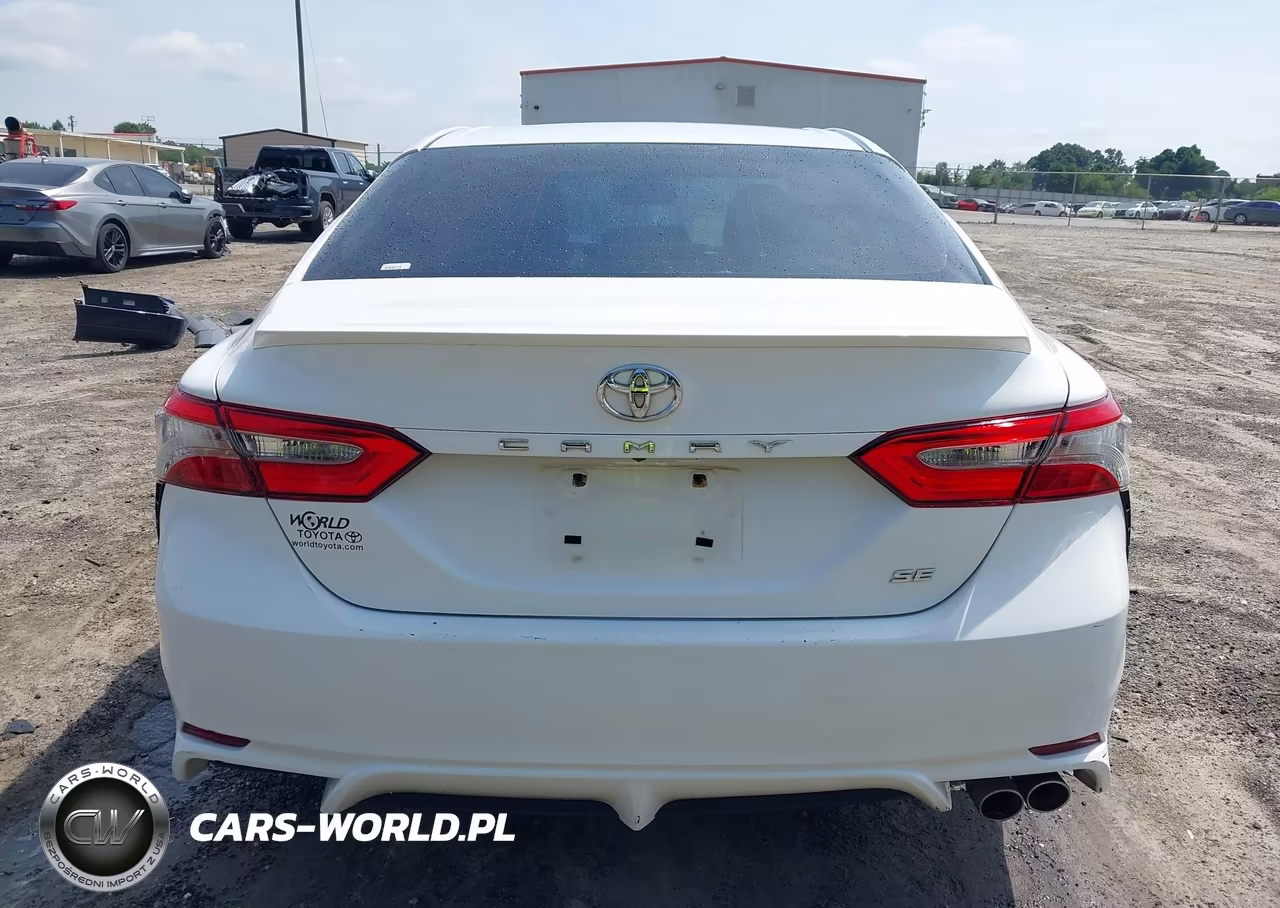 2018 Toyota Camry Se VIN:4T1B11HK7JU135256 - 17