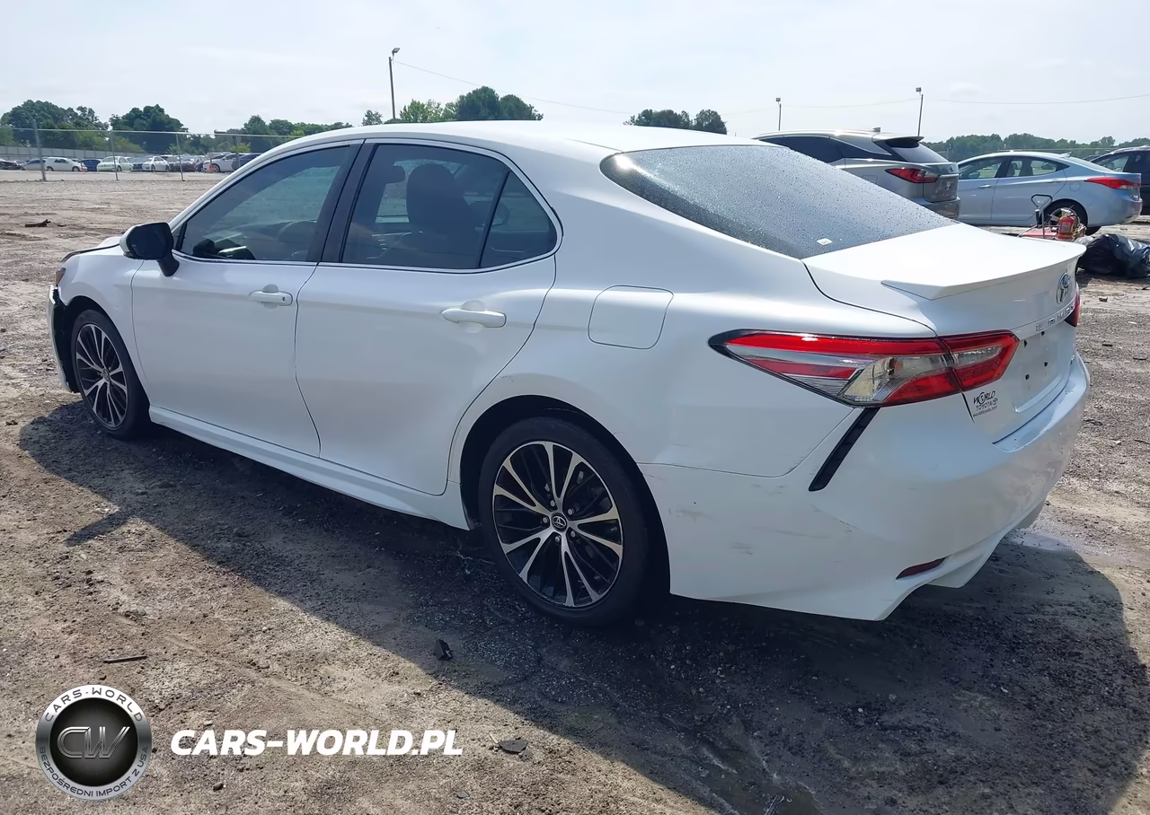 2018 Toyota Camry Se VIN:4T1B11HK7JU135256 - 3