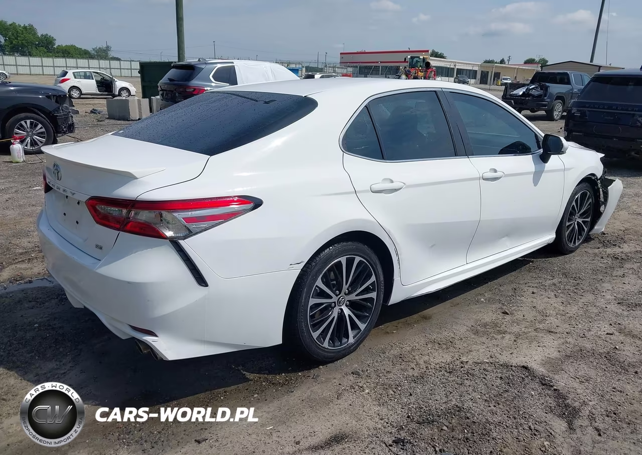 2018 Toyota Camry Se VIN:4T1B11HK7JU135256 - 4