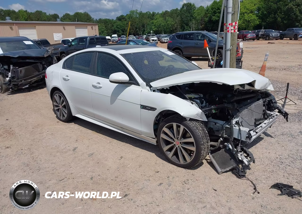 2018 Jaguar Xe 30T R-Sport – zdjęcie 1 z 18