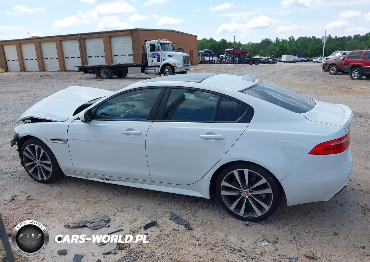 2018 Jaguar Xe 30T R-Sport VIN:SAJAF4GX5JCP37659 - 14